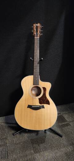 Taylor Guitars - 214CE