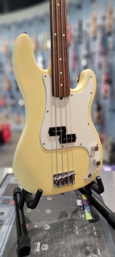 Fender Fretless Precision Bass