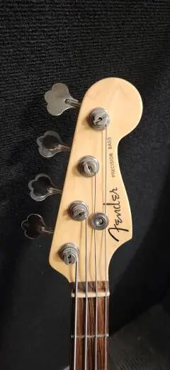 FENDER AM DELUXE P-BASS RW AMB 2