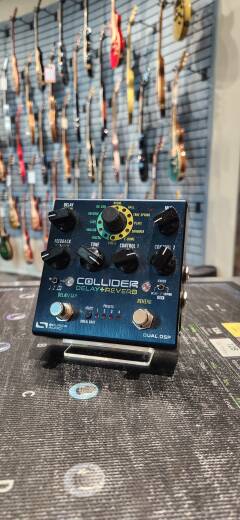 Source Audio Collider Delay+Reverb | Long & McQuade