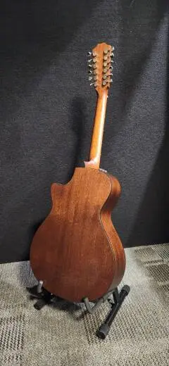 TAYLOR 352CE, V-CLASS BRACING 2