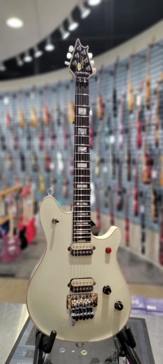EVH WOLFGANG USA SIGN EBFB IVORY W/CS 2