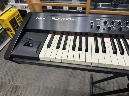 Roland - RD-700NX 2