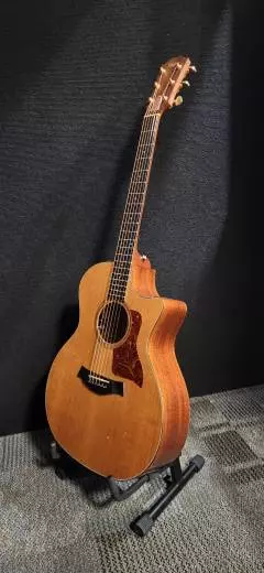 Taylor Guitars - 514CE