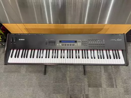 Yamaha S80 Synthesizer