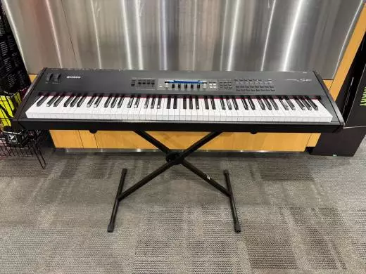 Yamaha S80 Synthesizer 2