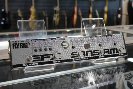 Tech 21 - Fly Rig 5 v2 SansAmp Multi Effects Pedal