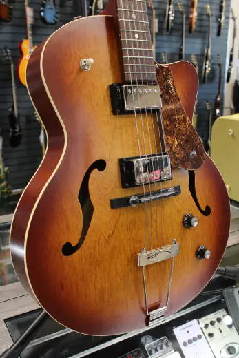 Godin Guitars - 5th Avenue CW Kingpin II HB Hollowbody Guitar - Cognac Burst 2