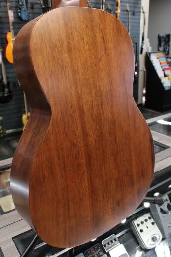 Martin Guitars - 000-15SM - 12 Fret Solid Mahogany Acoustic Guitar 2