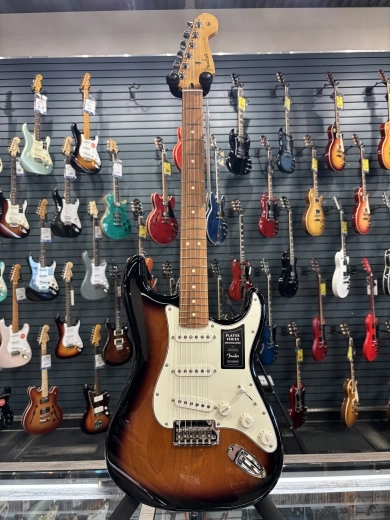 Fender - 70th Anniversary Player Stratocaster, Pau Ferro Fingerboard - 2-Color Sunburst