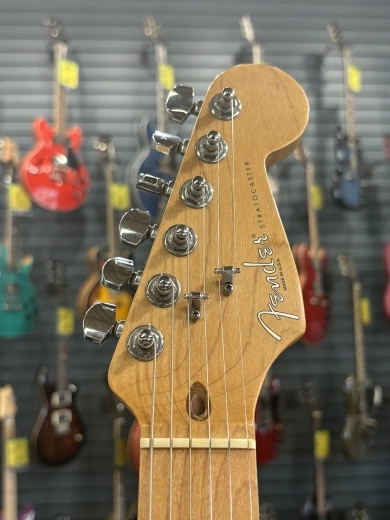 1997 American Standard Stratocaster®, Maple Fingerboard, Candy Apple Red 4