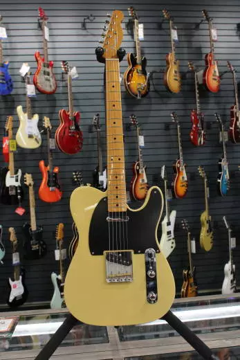 Fender - Vintera II 50s Nocaster, Maple Fingerboard - Blackguard Blonde