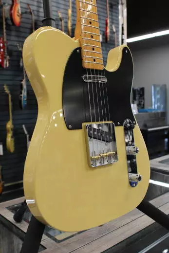 Fender - Vintera II 50s Nocaster, Maple Fingerboard - Blackguard Blonde 2