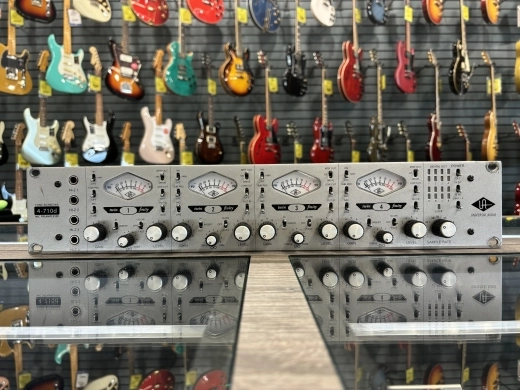 Gear Hunter | Universal Audio - 4-710D Four-Channel Tone-Blending Mic