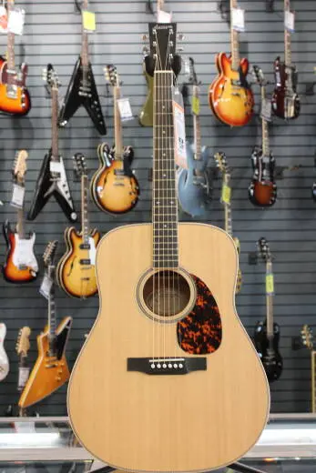 Larrivee - D40 Mahogany Legacy Series Dreadnaught Acoustic Guitar with Case