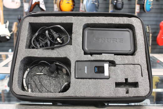 Shure PGXD14/PGA31 Digital Wireless Headset Microphone System