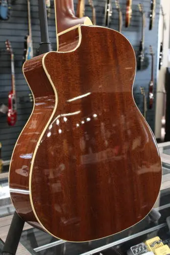 Fender - Kingman Bass Guitar, Walnut Fingerboard w/ Gig Bag - Shaded Edge Burst 2