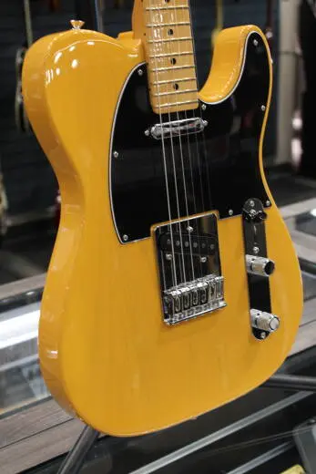 Fender - Chambered Player II Telecaster, Maple Fingerboard - Butterscotch Blonde 2