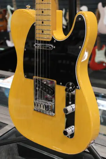 Fender - Chambered Player II Telecaster, Maple Fingerboard - Butterscotch Blonde 2