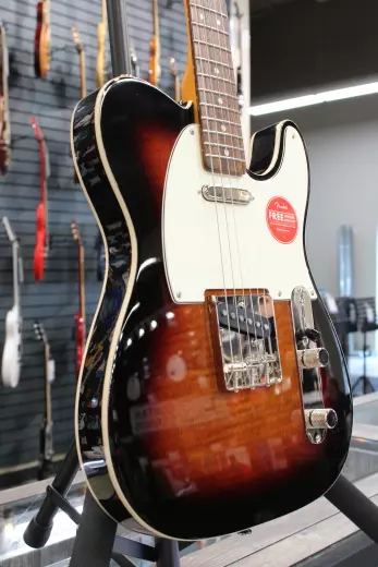 Squier - Classic Vibe '60s Custom Telecaster with Laurel Fingerboard - 3-Colour Sunburst 2