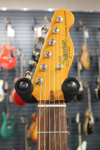 Squier - Classic Vibe '60s Custom Telecaster with Laurel Fingerboard - 3-Colour Sunburst 2