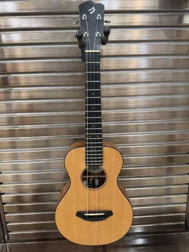 Breedlove USA Tenor ukulele