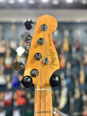 Fender - American Professional II Precision Bass, Maple Fingerboard - Black 4
