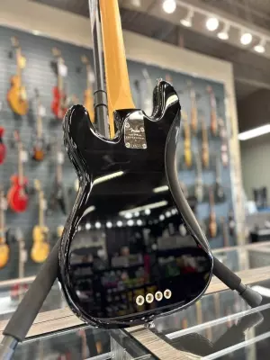 Fender - American Professional II Precision Bass, Maple Fingerboard - Black 5