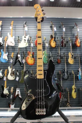 Squier - Classic Vibe '70s Jazz Bass, Maple Fingerboard, Left-Handed - Black