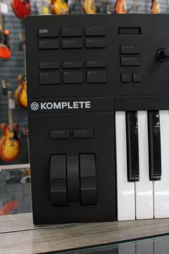 Native Instruments - Komplete Kontrol A25 - 25-Note Controller Keyboard 2