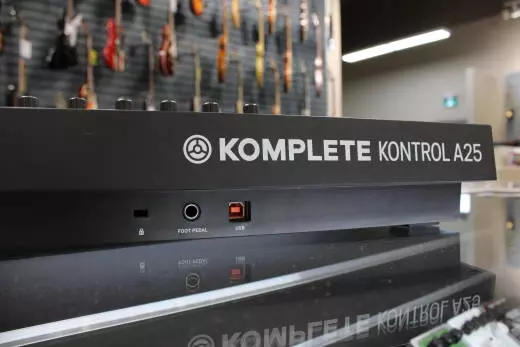 Native Instruments - Komplete Kontrol A25 - 25-Note Controller Keyboard 2