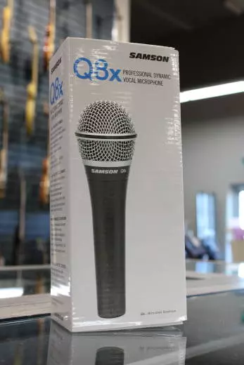Samson - Q8x Professional Dynamic Supercardioid Vocal Microphone