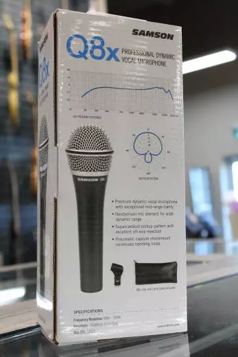 Samson - Q8x Professional Dynamic Supercardioid Vocal Microphone 2
