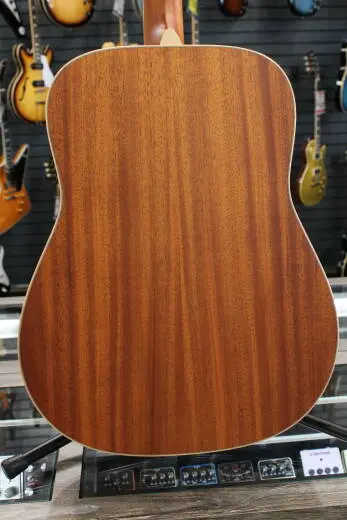 Larrivee - D40 Mahogany Legacy Series Dreadnaught Acoustic Guitar with Case 2