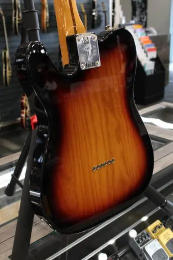 Fender - Vintera II 60s Telecaster Thinline, Maple Fingerboard - 3-Color Sunburst with Gig Bag 2