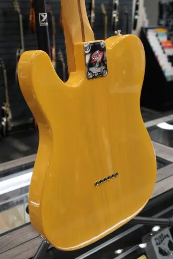 Fender - Chambered Player II Telecaster, Maple Fingerboard - Butterscotch Blonde 2