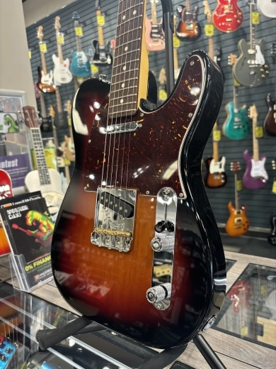 Fender - American Professional II Telecaster, Rosewood Fingerboard - 3-Colour Sunburst 2