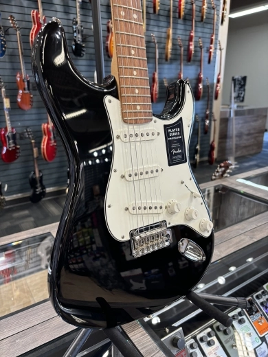 Fender Player Stratocaster Pau Ferro - Black 2