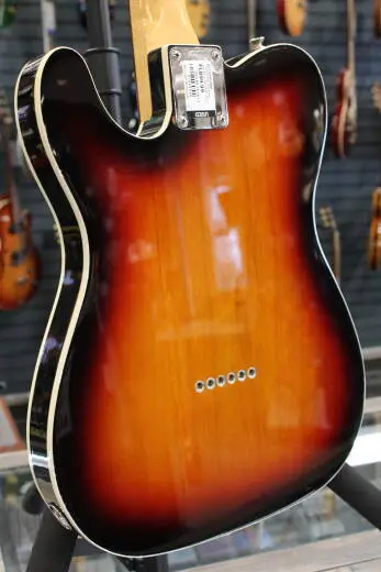 Fender - American Original '60s Telecaster, Rosewood Fingerboard - 3-Colour Sunburst 2