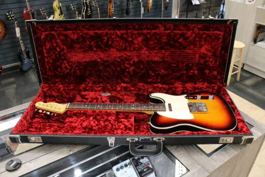 Fender - American Original '60s Telecaster, Rosewood Fingerboard - 3-Colour Sunburst 2