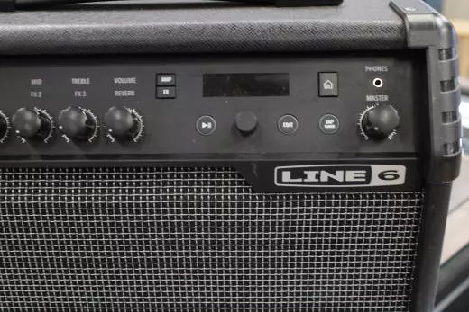 Line 6 - Spider V 30-Watt 1x8 MkII Combo 2