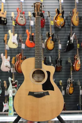 Taylor Guitars - 112ce Grand Concert Sapele/Spruce Acoustic/Electric Guitar with Gigbag