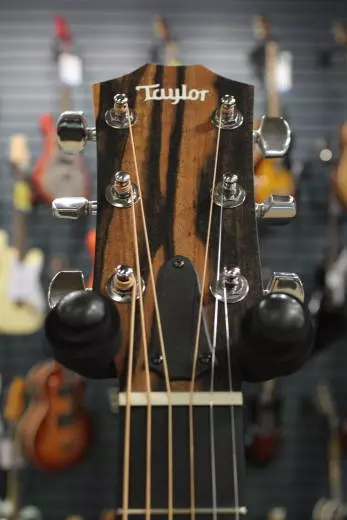 Taylor Guitars - 112ce Grand Concert Sapele/Spruce Acoustic/Electric Guitar with Gigbag 2