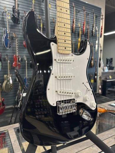 Squier - Affinity Series Stratocaster, Maple Fingerboard - Black 2