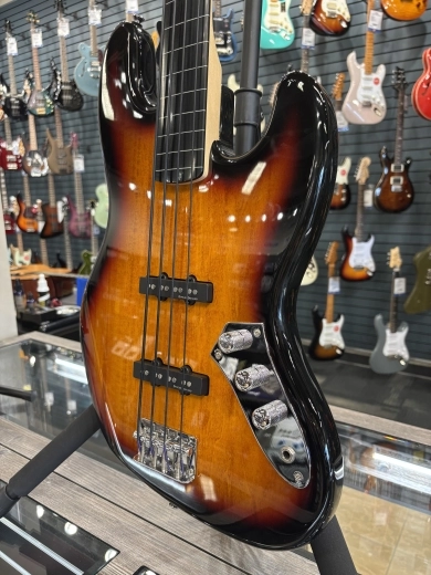Squier - Vintage Modified Fretless Jazz Bass - 3-Color Sunburst 2