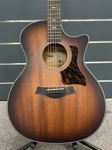 Taylor Guitars - 324CE