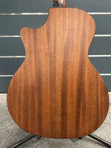 Taylor Guitars - 324CE 2