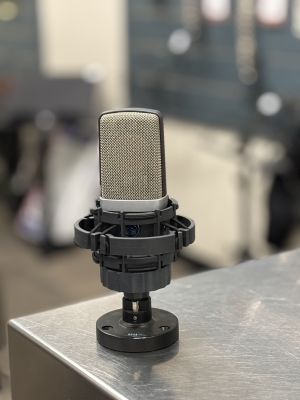 Gear Hunter | AKG - C214 AKG