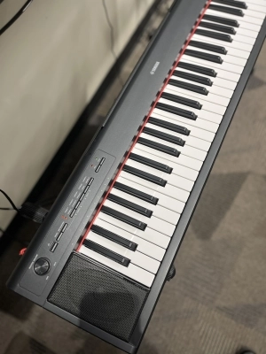 Yamaha - NP12 B