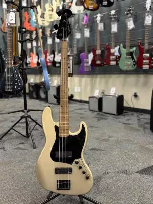 Squier - 037-0451-544